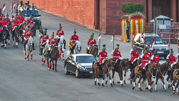 इन शानदार कारों के शौकीन हैं भारतीय राजनेता, जानिये किस नेता के पास है कौन सी कार