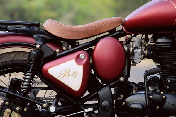 Modified Royal Enfield Classic 350: रॉयल एनफील्ड क्लासिक 350 को दिया रेट्रो कूजर लुक, तस्वीरें