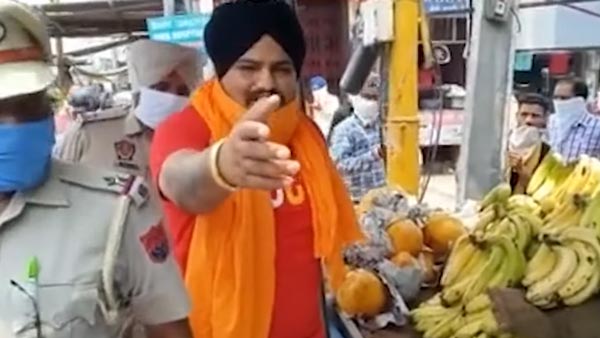 Punjabi Singer Caught With Tinted Windows On SUV: पंजाबी गायक सिधु मूसेवाला की कार का कटा चालान