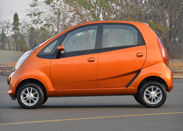 Engineering Students Develop Electric Tata Nano: इंजीनियरिंग छात्रों ने बनाई टाटा नैनो इलेक्ट्रिक कार