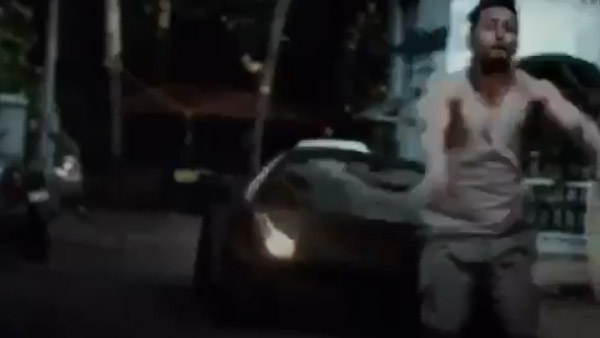 Tiger Shroff Backflips Over A Ferrari 458 Italia: टाइगर श्राफ ने फरारी के ऊपर से मारी बैक फ्लिप