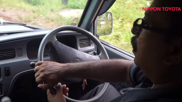 Toyota Qualis With 8 Lakh Km On Odometer: यह टोयोटा क्वालिस अब तक चलाई गई है 8 लाख किमी