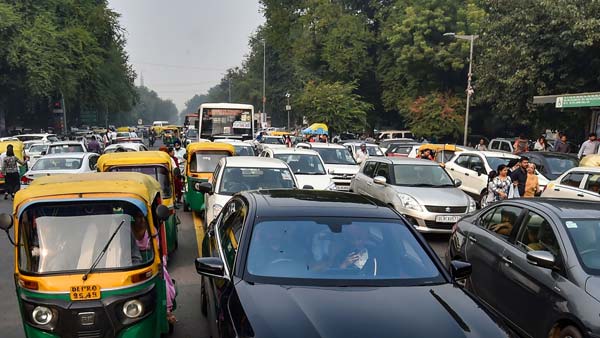 Delhi Govt. Lifts Passenger Count Restrictions: दिल्ली में सवारियों की संख्या पर लगी पाबंदी हटी