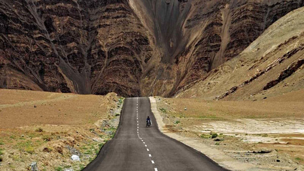 Highest Motorable Roads In India: भारत की सबसे ऊँची मोटरेबल् रोड व पास