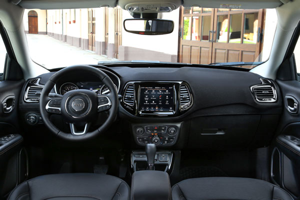 Jeep Compass Facelift Interior Spied: जीप कम्पास फेसलिफ्ट के इंटीरियर की तस्वीरें आईं सामने