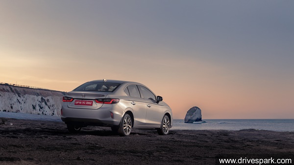 2020 Honda City Launched In India: नई होंडा सिटी भारत लॉन्च, कीमत 10.89 लाख रुपये वैरिएंट फीचर्स इंजन जानकारी