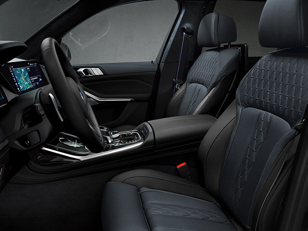 BMW X7 Black Shadow Edition Revealed: बीएमडब्ल्यू एक्स7 के ब्लैक शैडो एडिशन का खुलासा