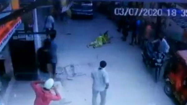 Drunk Police Officer Runs Over Woman: नशे में धुत पुलिसकर्मी ने महिला को कार के नीचे कुचला
