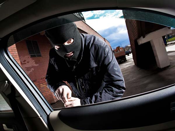 UK Reports 300 Car Thefts Daily: यूनाइटेड किंगडम में हर दिन चोरी हो रही हैं 300 कारें, प्रशासन विफल