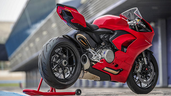 Ducati Panigale V2 Pre-Booking Started: डुकाटी पानीगाले वी2 की बुकिंग शुरू, जल्द होगी लॉन्च