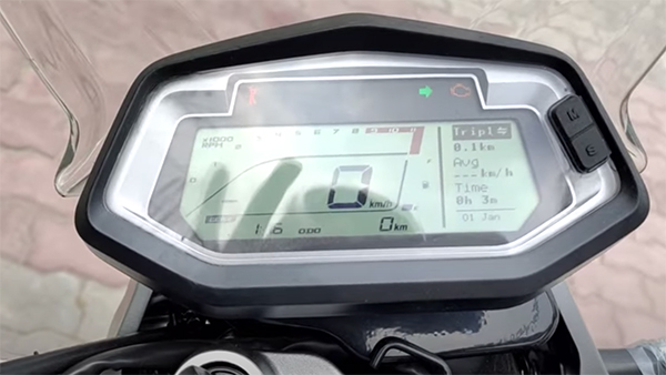 Hero XPulse 200 BS6 Spotted At Dealership: हीरो एक्सपल्स 200 बीएस6 शोरुम पर पहुंचना हुई शुरु