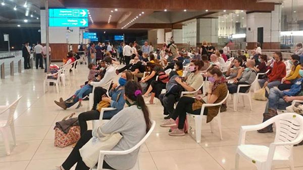 Kolkata Bans Flight From 6 Cities: 6 कोरोना हॉटस्पॉट शहरों से कोलकाता के लिए विमान सेवाएं रद्द