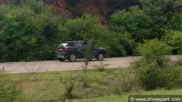Mahindra XUV300 Sportz Spied: महिंद्रा एक्सयूवी300 स्पोर्ट्स स्पाई फोटो इंजन फीचर्स जानकारी