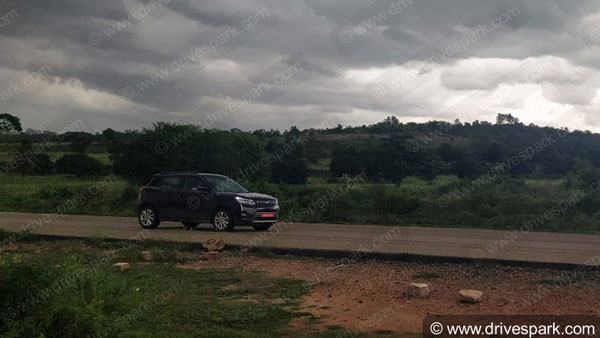 Mahindra XUV300 Sportz Spied: महिंद्रा एक्सयूवी300 स्पोर्ट्स स्पाई फोटो इंजन फीचर्स जानकारी
