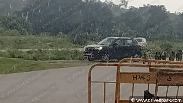 Mahindra XUV300 Sportz Spied: महिंद्रा एक्सयूवी300 स्पोर्ट्स स्पाई फोटो इंजन फीचर्स जानकारी