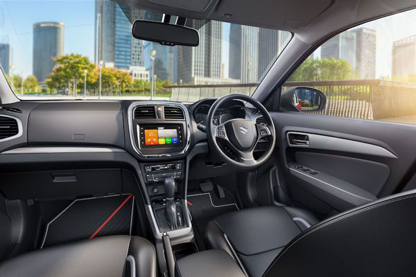 Maruti Brezza Wireless Charger: मारुति ने ब्रेजा के लिए पेश की वायरलेस चार्जिंग एक्सेसरीज