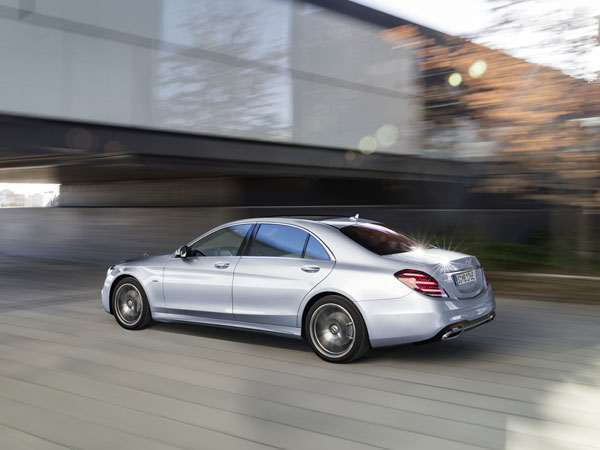 Mercedes-Benz Teases New S-Class: नई मर्सिडीज-बेंज एस-क्लास का टीजर जारी, देखें वीडियो