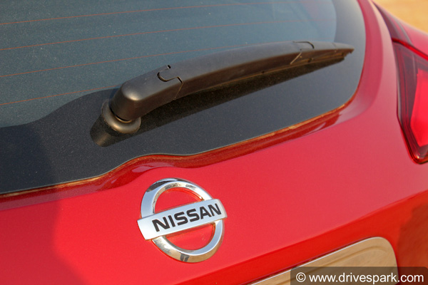 Nissan Teases New Upcoming SUV: निसान ने नई कॉम्पैक्ट एसयूवी की दिखाई झलक, देखें