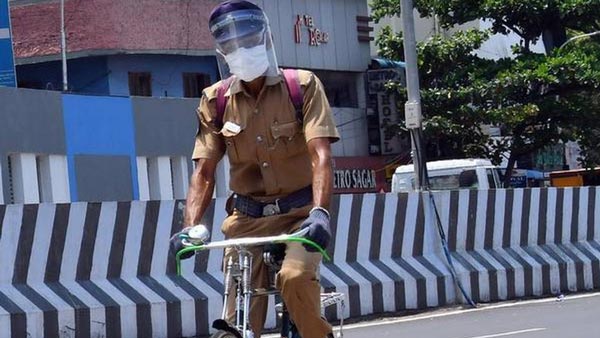 साइकिल चलाकर कैसे रहते हैं फिट, जानें 51 साल के पुलिस कांस्टेबल की तंदरुस्ती का राज