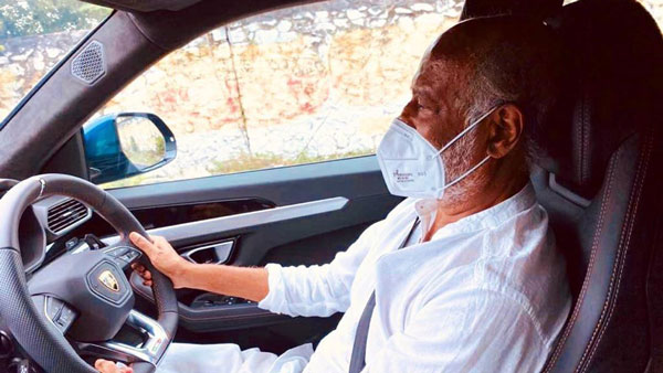 Rajnikanth Spotted Driving Lamborghini Urus: लेम्बोर्गिनी उरुस चलाते दिखे सुपरस्टार रजनीकांत, देखें तस्वीरें