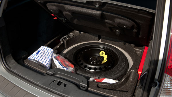 Spare Wheels On Vehicles: अब सभी पैसेंजर वाहन में स्पेयर व्हील होना अनिवार्य नहीं आया नया आदेश