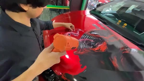Tata Harrier With Deadpool Venom Wrap: टाटा हैरियर का डेडपूल वैनम रैप से शानदार कस्टमाइजेशन