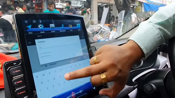 Tata Nexon Gets Touch Screen Like Tesla: टाटा नेक्सन में लगाई टेस्ला जैसी टच स्क्रीन, देखें वीडियो