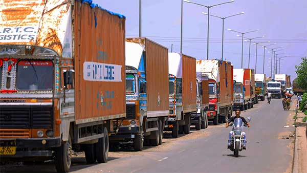 Lorry Converted To Mobile Wedding Platform: तमिलनाडु युवक मोबाइल वेडिंग हॉल जानकारी