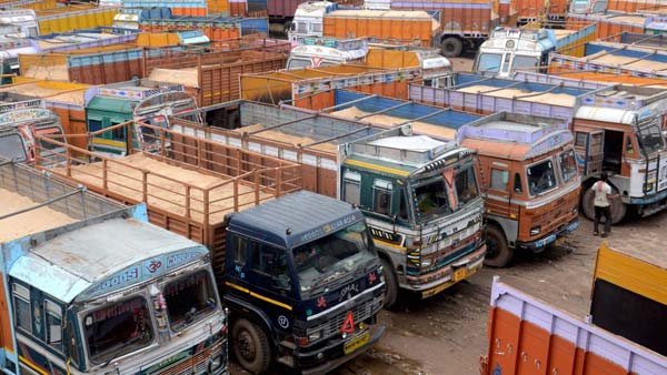 UP Waives Off Fine On Due Vehicle Tax: उत्तर प्रदेश सरकार ने बकाया वाहन टैक्स पर जुर्माने को किया माफ
