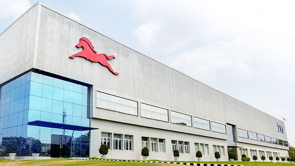 Auto Companies Keeping Workers Close to Facility: ऑटो कंपनियां कर्मचारियों को रख रही फैक्ट्री के पास