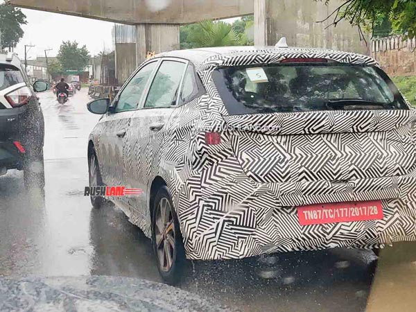 Next-Gen Hyundai i20 Spied Testing: नई हुंडई आई20 टेस्टिंग के दौरान दिखी, जल्द होगी लाॅन्च