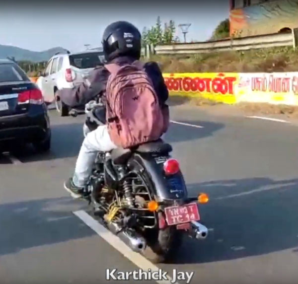 RE 650CC Cruiser Bikes Spotted: रॉयल एनफील्ड 650 सीसी क्रूजर बाइक टेस्टिंग के दौरान आई नजर
