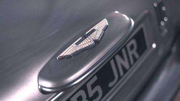 Aston Martin DB5 Junior Electric Car: एस्टन मार्टिन ने बनाई बच्चों के लिए डीबी5 जूनियर इलेक्ट्रिक कार