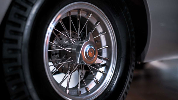 Aston Martin DB5 Junior Electric Car: एस्टन मार्टिन ने बनाई बच्चों के लिए डीबी5 जूनियर इलेक्ट्रिक कार