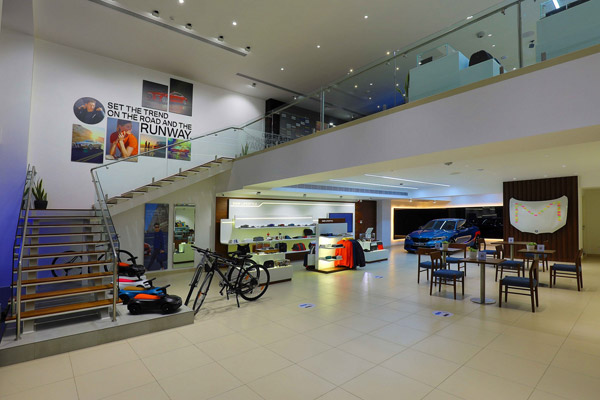 BMW Opens First Retail Store In India: बीएमडब्ल्यू ने भारत में खोला पहला रिटेल स्टोर, मिलेंगे कई प्रोडक्ट्स