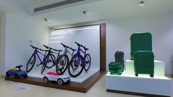 BMW Opens First Retail Store In India: बीएमडब्ल्यू ने भारत में खोला पहला रिटेल स्टोर, मिलेंगे कई प्रोडक्ट्स