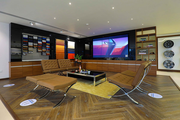 BMW Opens First Retail Store In India: बीएमडब्ल्यू ने भारत में खोला पहला रिटेल स्टोर, मिलेंगे कई प्रोडक्ट्स