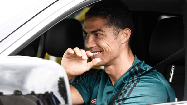 Cristiano Ronaldo Buys World's Most Expensive Car: क्रिस्टियानो रोनाल्डो ने खरीदी दुनिया की सबसे महंगी कार