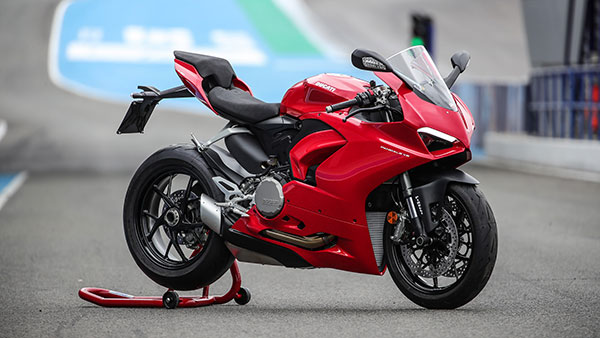 Ducati Panigale V2 BS6 Launched: डुकाटी पानीगाले वी2 बीएस6 भारत हुई लॉन्च, जानें क्या है कीमत