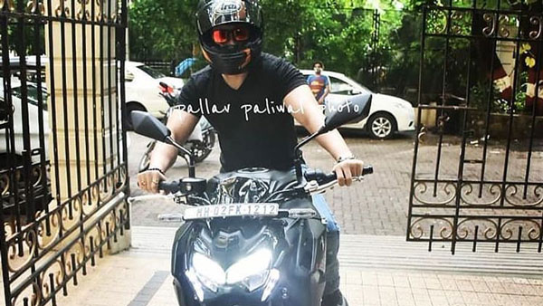 Emran Hashmi Spotted Riding Kawasaki Z900: इमरान हाशमी कावासाकी जेड900 चलाते दिखे, देखें तस्वीरें
