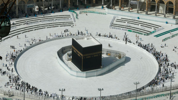 Why Planes Don't Fly Over Holy Kaba: काबा के ऊपर से क्यों नहीं उड़ते हैं प्लेन, जानें कारण