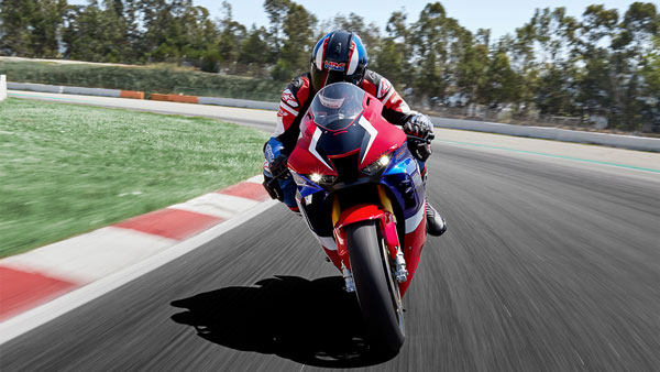 Honda CBR1000RR-R Price Revealed: होंडा सीबीआर1000आरआर-आर की कीमत का हुआ खुलासा