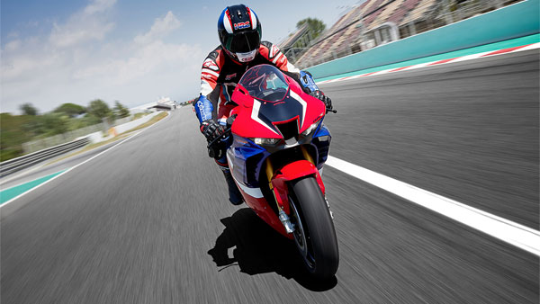 Honda CBR1000RR-R Price Revealed: होंडा सीबीआर1000आरआर-आर की कीमत का हुआ खुलासा