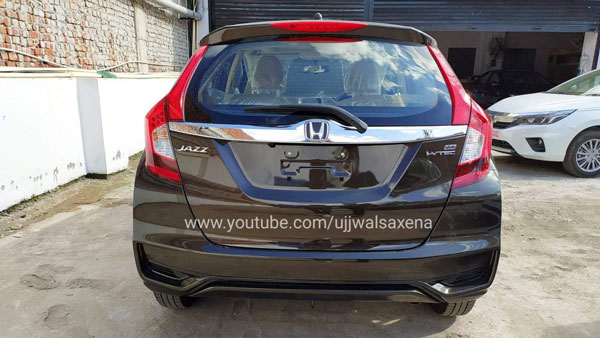 2020 Honda Jazz Spotted: नई होंडा जैज डीलरयार्ड में आई नजर, जल्द होगी लॉन्च