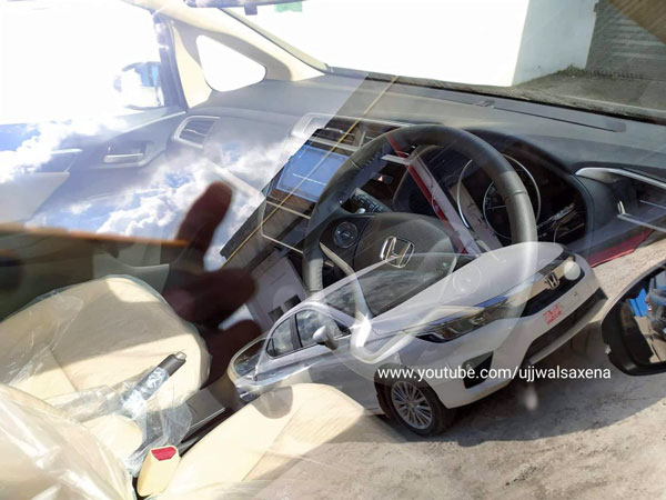 2020 Honda Jazz Spotted: नई होंडा जैज डीलरयार्ड में आई नजर, जल्द होगी लॉन्च