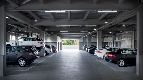 Jaguar Land Rover New 3S Retail Facility: जगुआर लैंड रोवर ने बैंगलोर में खोली नई 3एस फेसेलिटी