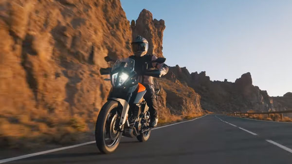 KTM 250 Adventure Spotted: केटीएम 250 एडवेंचर रोड टेस्ट के दौरान आई नजर, जल्द होगी लॉ