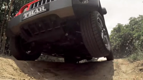 Mahindra Thar Off-Road Capabilities: महिंद्रा थार ने दिखाया अपना ऑफ-रोड क्षमता, देखें वीडियो