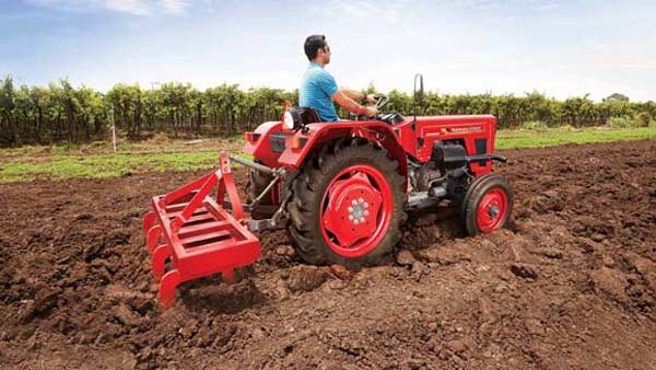 Tractor's Silencer Bent Upward Reason: ट्रैक्टर का साइलेंसर क्यों रखा जाता है ऊपर जानें