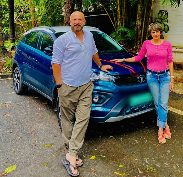 Mandira Bedi Buys Tata Nexon EV: एक्ट्रेस मंदिरा बेदी ने खरीदी टाटा नेक्सन ईवी, इस व्यक्ति को की गिफ्ट